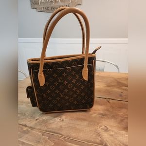 Louis Vuitton purse handbag